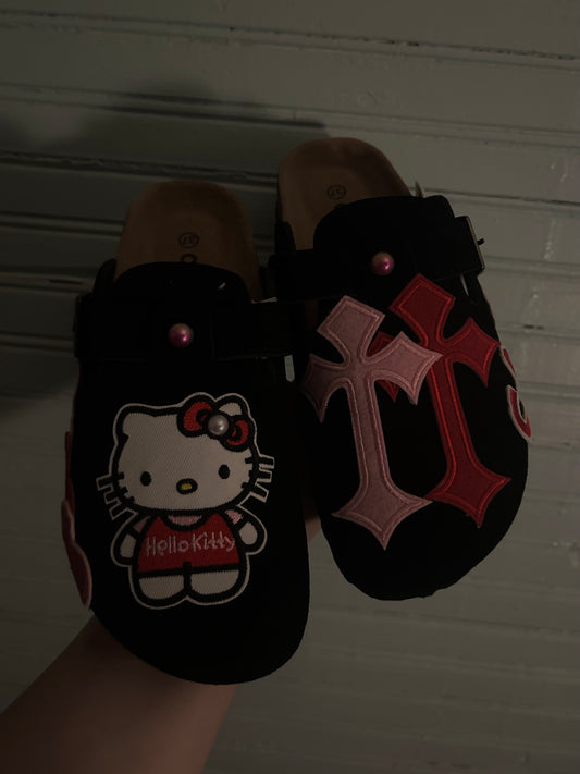 hello kitty clogs